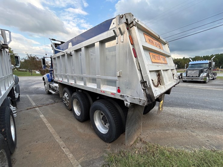 #82-•-2019-mack-granite-truck-image-2