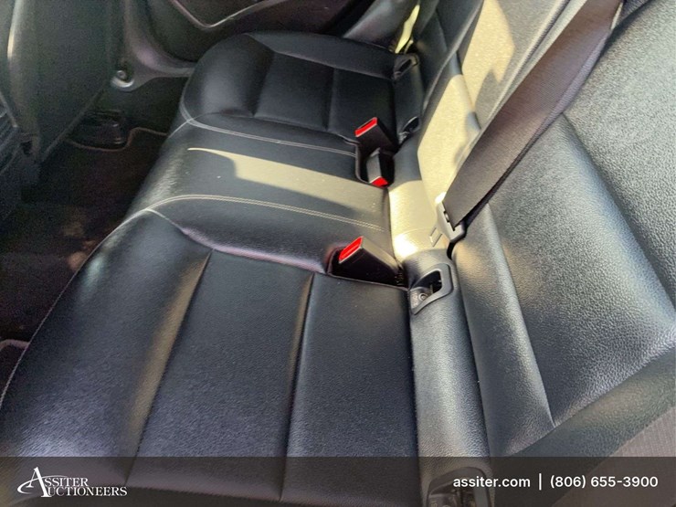 2020-mercedes-benz-gla250-image-7