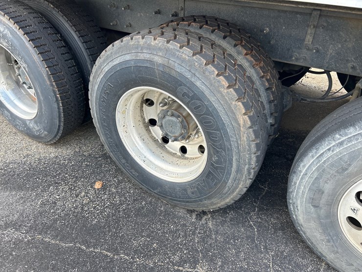 #82-•-2019-mack-granite-truck-image-13