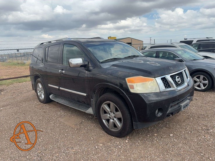 2011-nissan-armada-image-2