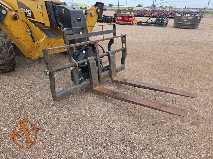 caterpillar-th514d-image-3
