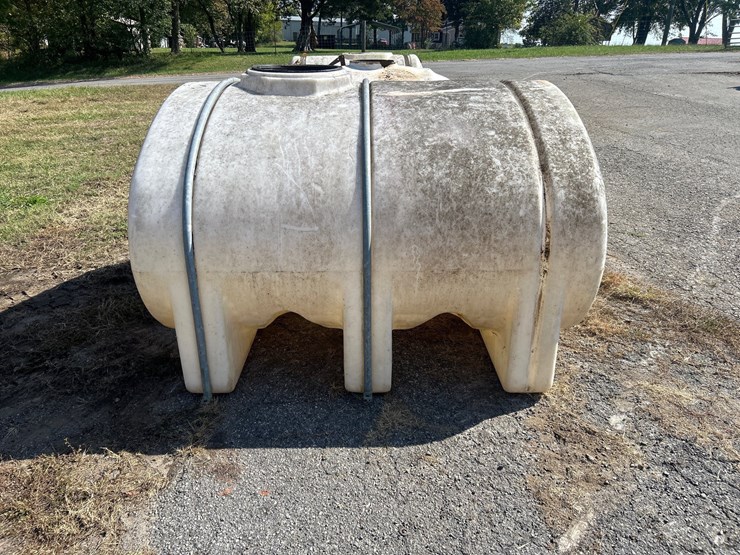 #67-•-1000-gallon-plastic-water-tank-image-5