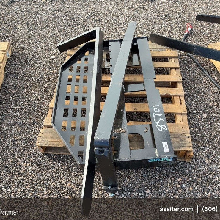 Future FT-DHC Skid Steer Forks