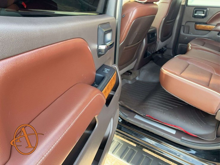 2015-chevrolet-silverado-1500-high-country-image-23