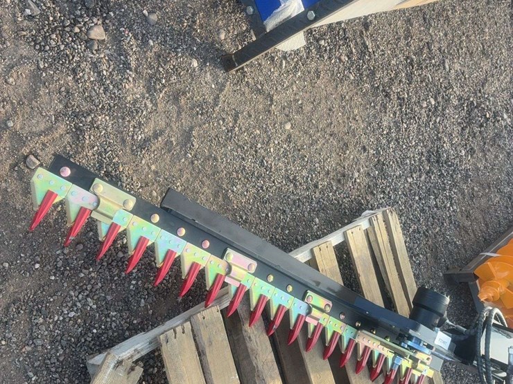 hedge-trimmer-excavator-attachment-image-2