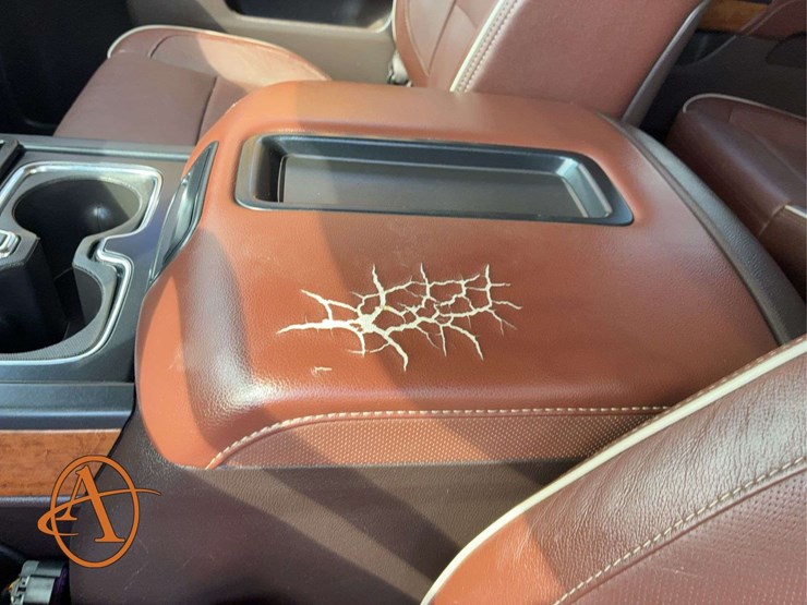 2015-chevrolet-silverado-1500-high-country-image-33