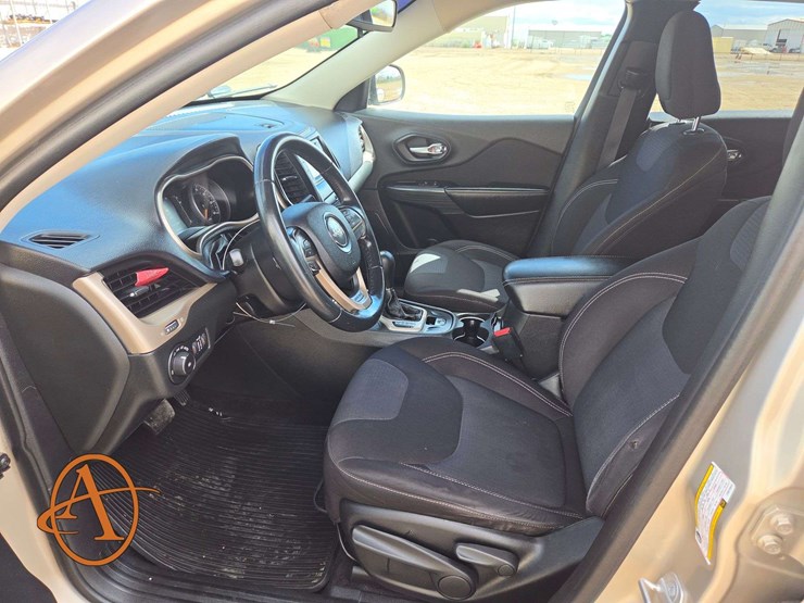 2015-jeep-cherokee-image-10
