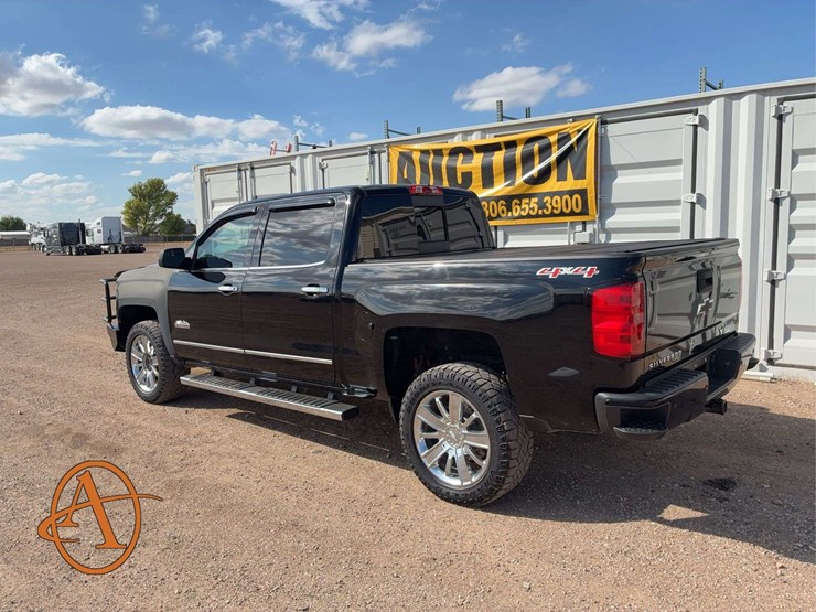 2015-chevrolet-silverado-1500-high-country-image-4