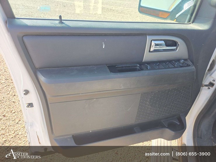 2012-ford-expedition-limited-image-11