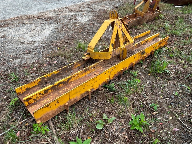 #22-•-3-point-9’-ripper-attachment-image-3