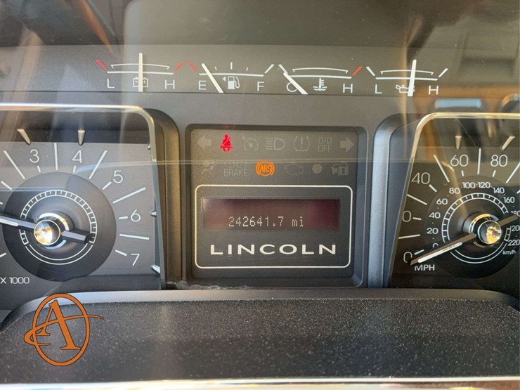 2008-lincoln-navigator-l-image-35