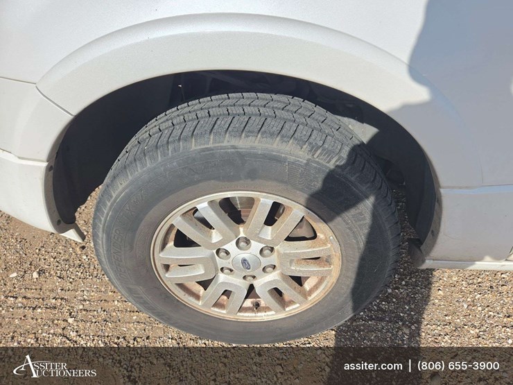 2012-ford-expedition-limited-image-19
