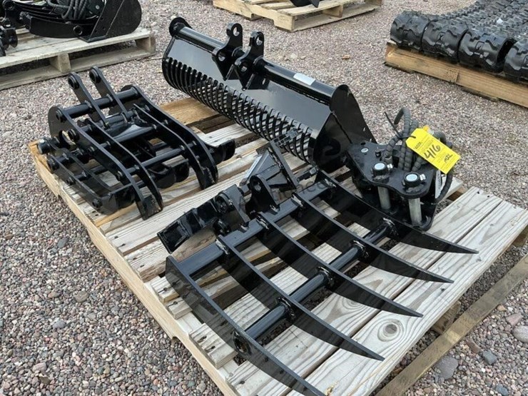 mini-excavator-attachments-image-1