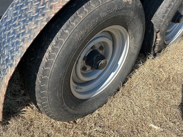 #65-•-tandem-axle-utility-trailer-image-13