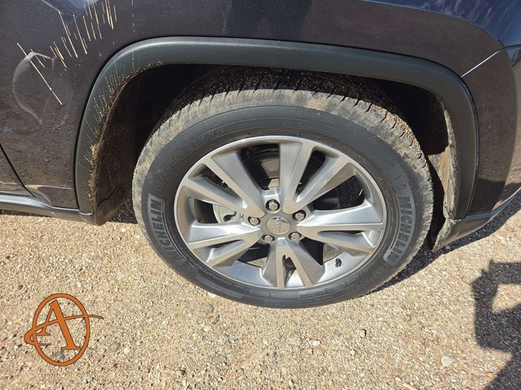 2013-jeep-grand-cherokee-laredo-image-26