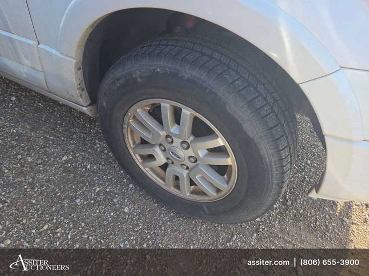 2012-ford-expedition-limited-image-21