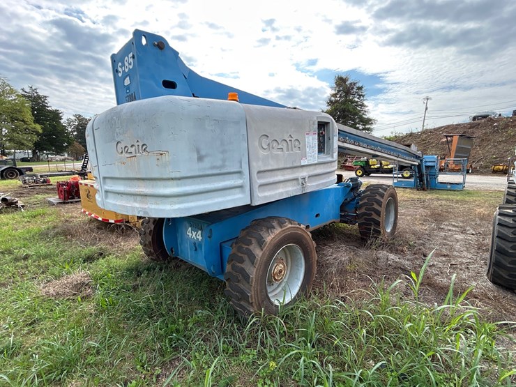 #52-•-genie-s85-boom-lift-image-5