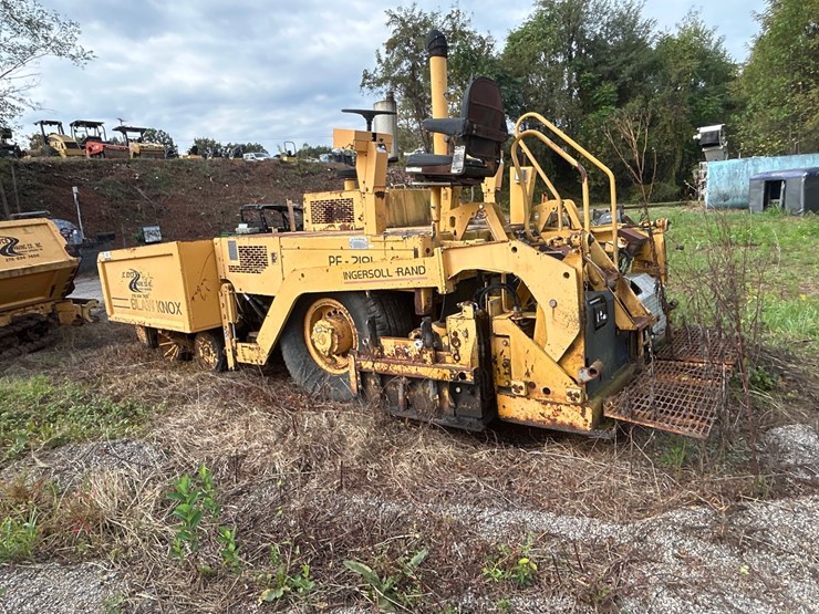#44-•-blaw-knox-asphalt-paver-image-3