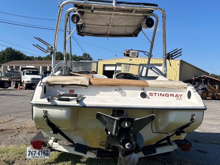 #92-•-1994-stingray-556-zp-boat-image-4