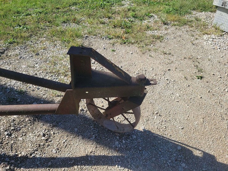minneapolis-moline-header-trailer-image-2