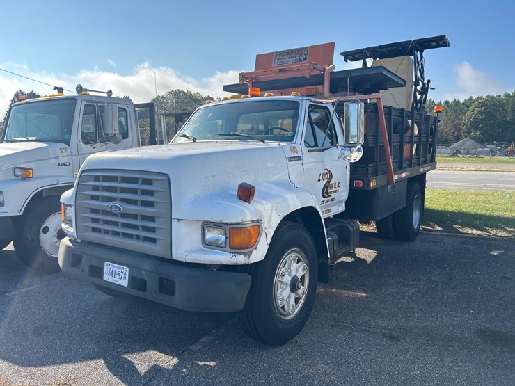 #84-•-1995-ford-f800-truck-image-1