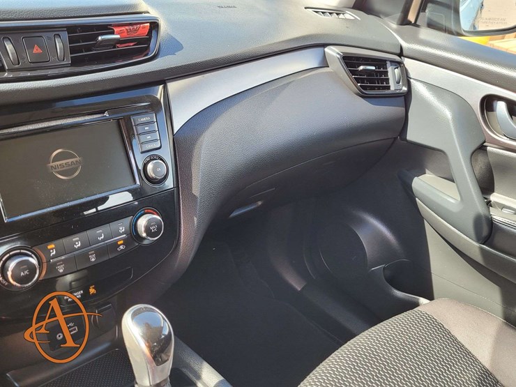2020-nissan-rogue-image-12