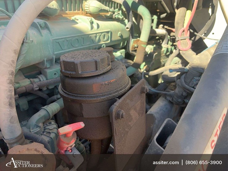 2019-volvo-vnl-tandem-axle-dual-conventional-new-generation-tractor-truck-image-56