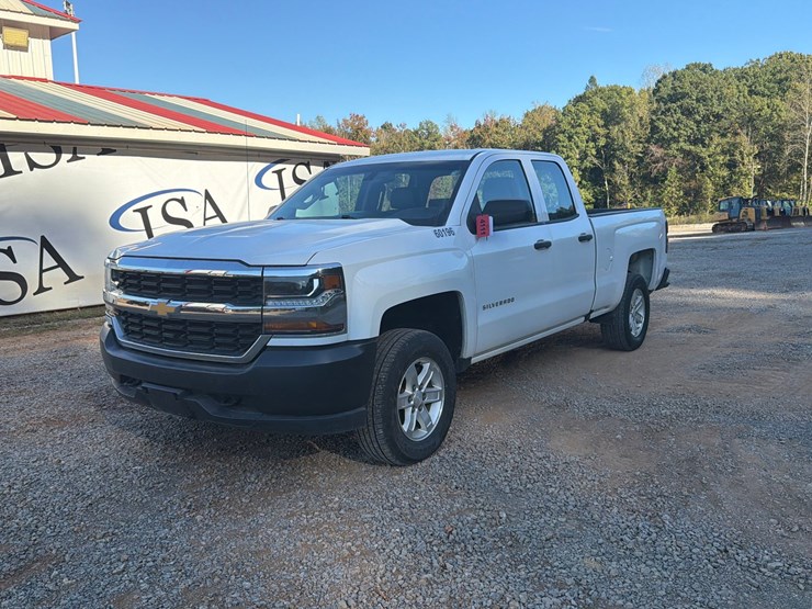 #4111-•-2018-chevrolet-1500-truck-image-1