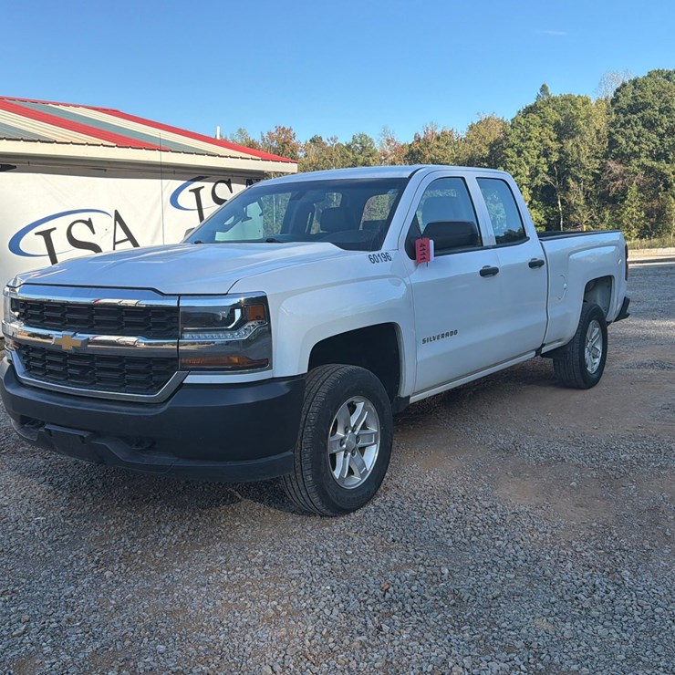 #4111 • 2018 Chevrolet 1500 Truck
