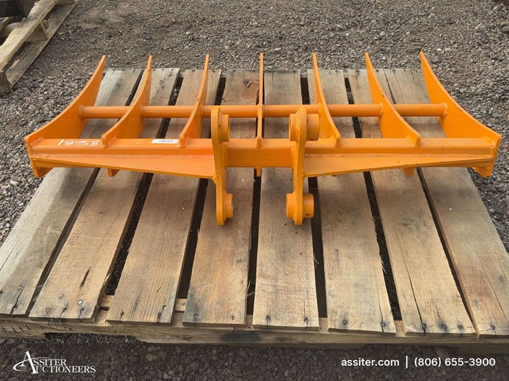 caterpillar-303-image-3