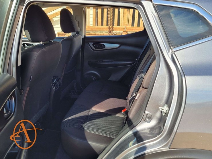2020-nissan-rogue-image-8