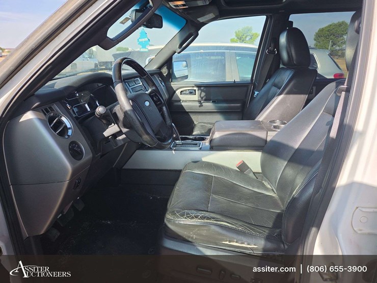 2012-ford-expedition-limited-image-12