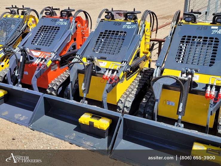 2026-zjz-380-mini-skid-steer-loader-image-1