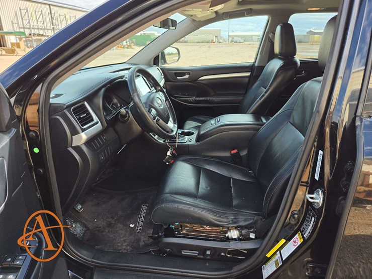 2015-toyota-highlander-xle-image-19