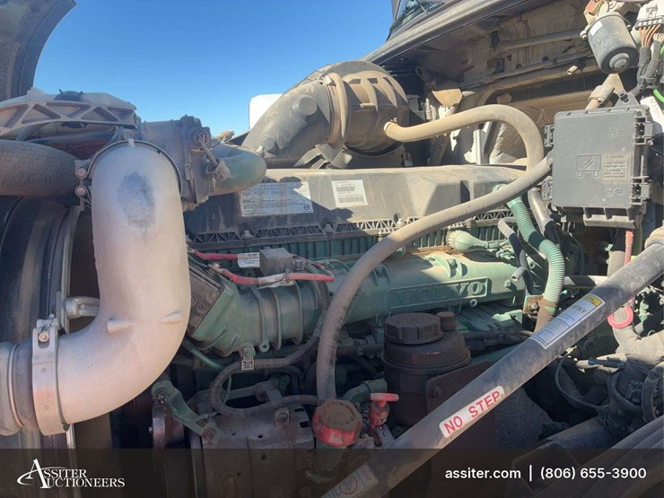 2019-volvo-vnl-tandem-axle-dual-conventional-new-generation-tractor-truck-image-53