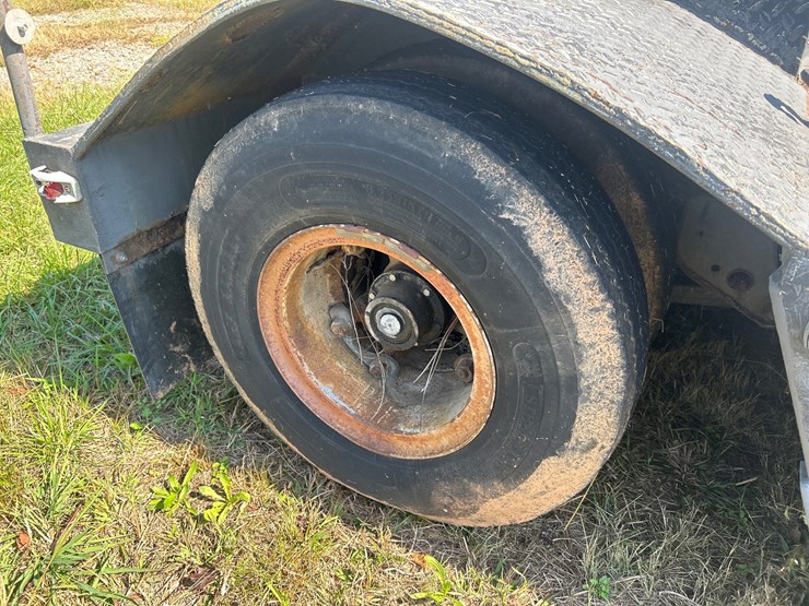 #66-•-single-axle-5th-wheel-low-deck-trailer-image-9