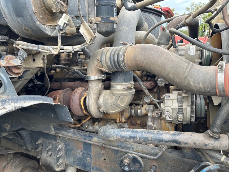 #77-•-2001-sterling-l9511-truck-image-18