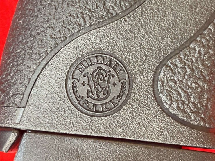 s&w-model-m&p-.45-acp-semiauto-pistol-image-14