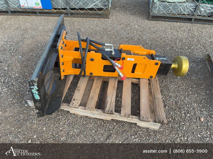 future-ft-d680-skid-steer-post-driver-image-1
