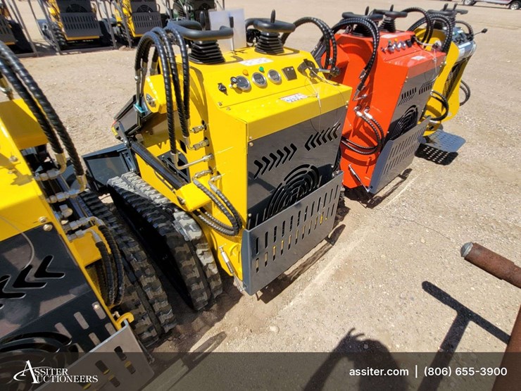 2026-zjz-380-mini-skid-steer-loader-image-5