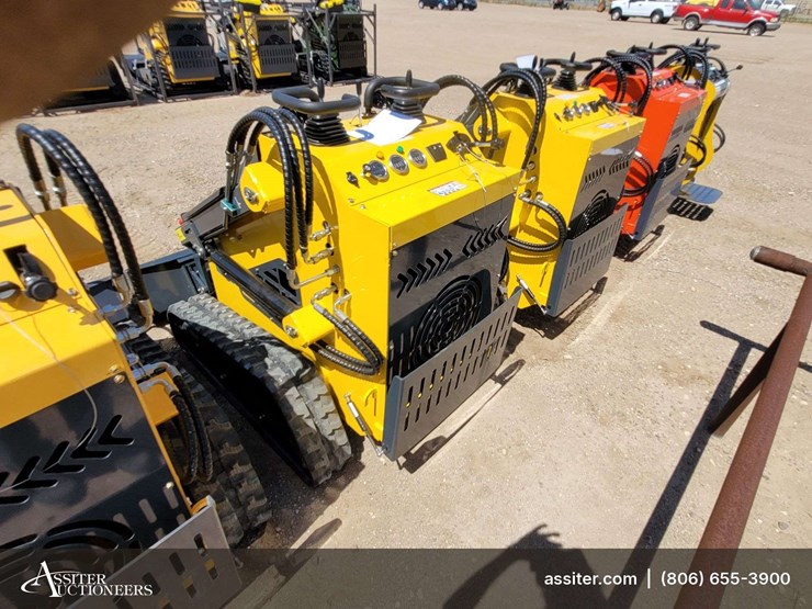 2026-zjz-380-mini-skid-steer-loader-image-5