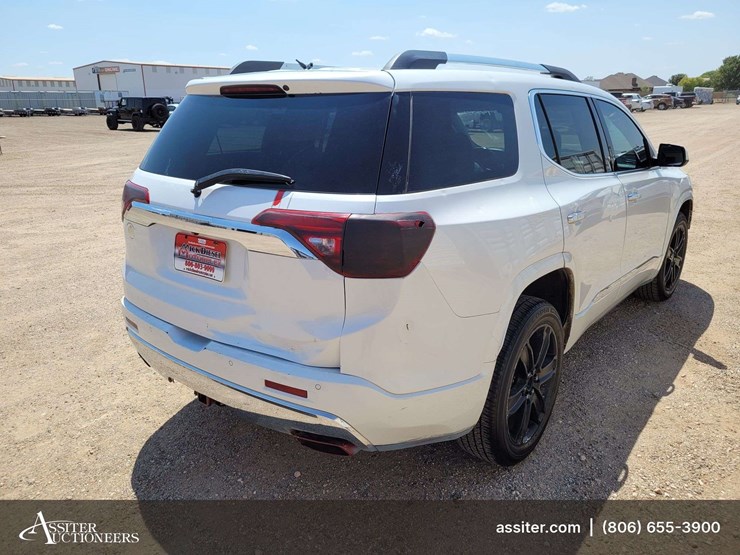 2018-gmc-acadia-denali-image-4