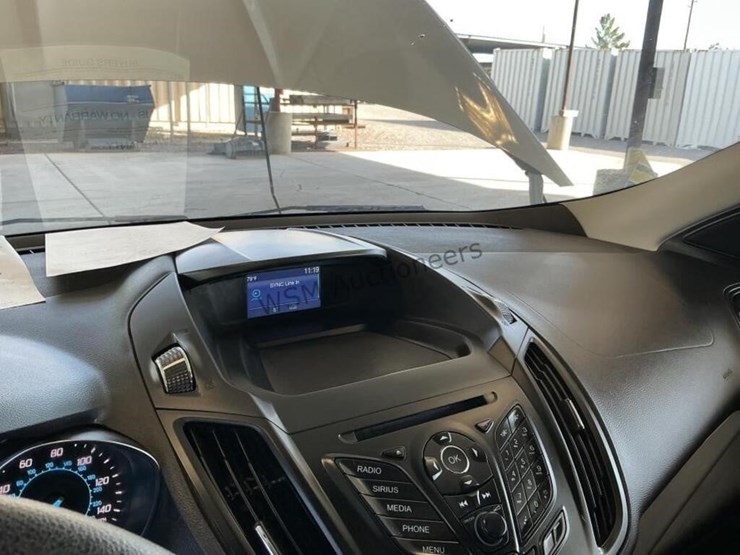2015-ford-escape-suv-image-18
