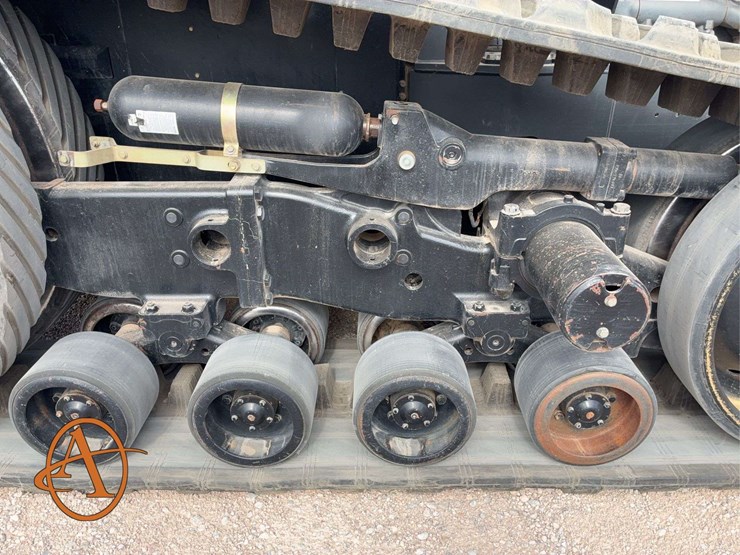 2005-challenger-cat-mt-855-b-belted-tractor-image-11