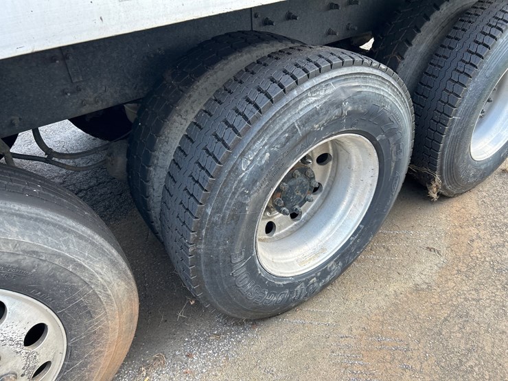 #82-•-2019-mack-granite-truck-image-8