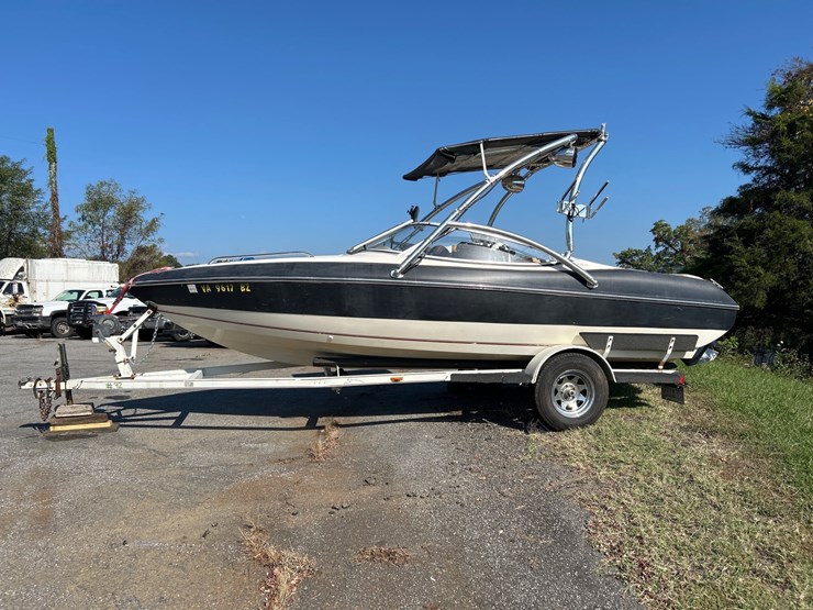 #92-•-1994-stingray-556-zp-boat-image-2