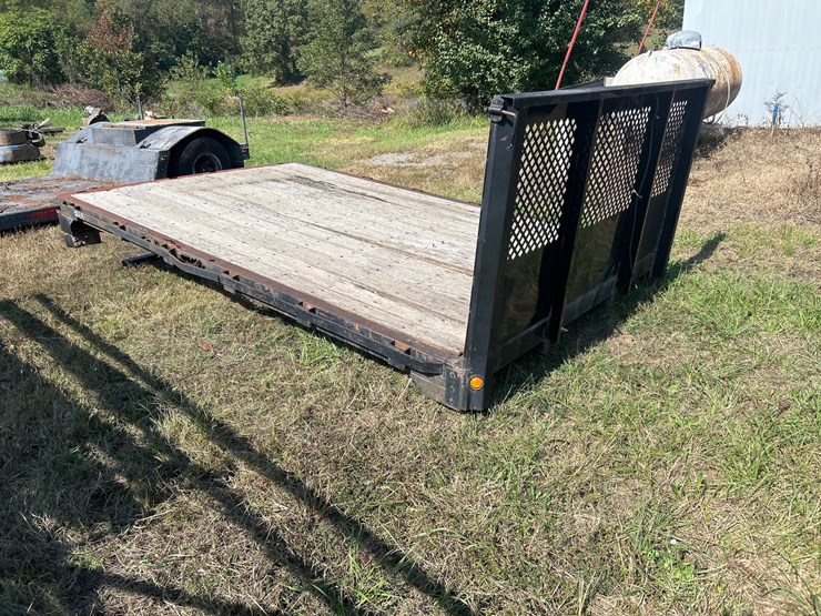#69-•-flatbed-truck-bed-image-1