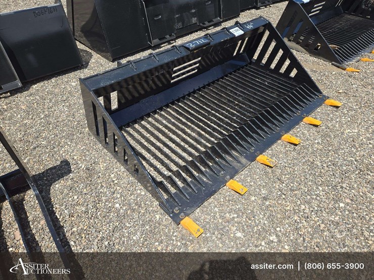 giyi-skid-steer-(66")-rock-bucket-image-3