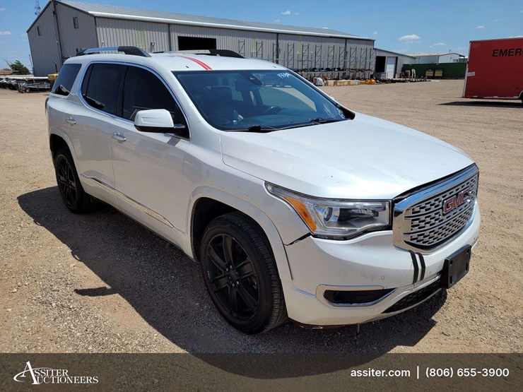 2018-gmc-acadia-denali-image-2