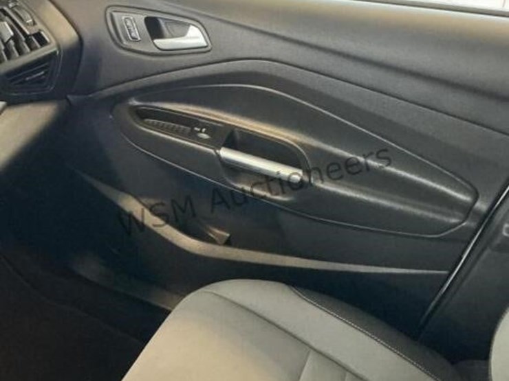 2015-ford-escape-suv-image-20